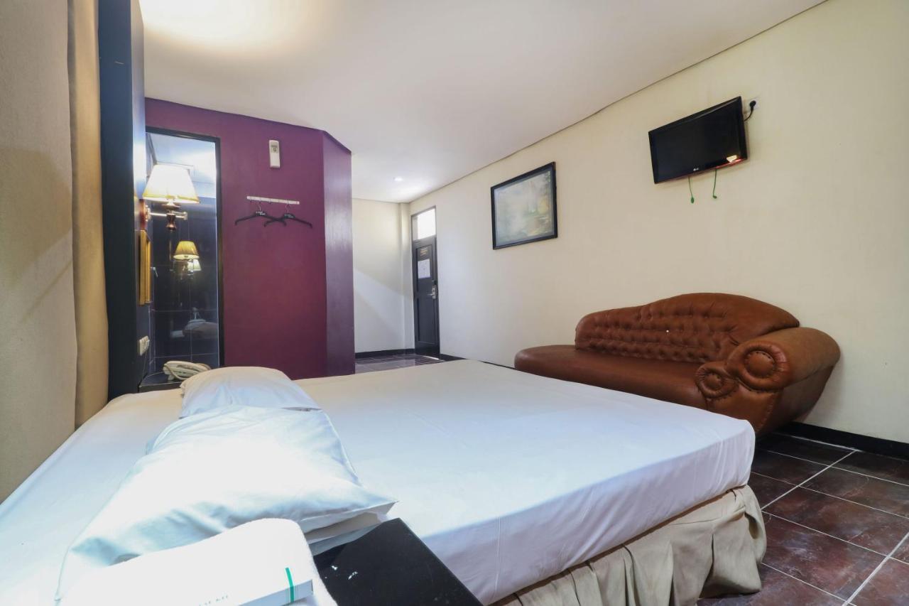 C'One Hotel Pulomas Jakarta Extérieur photo