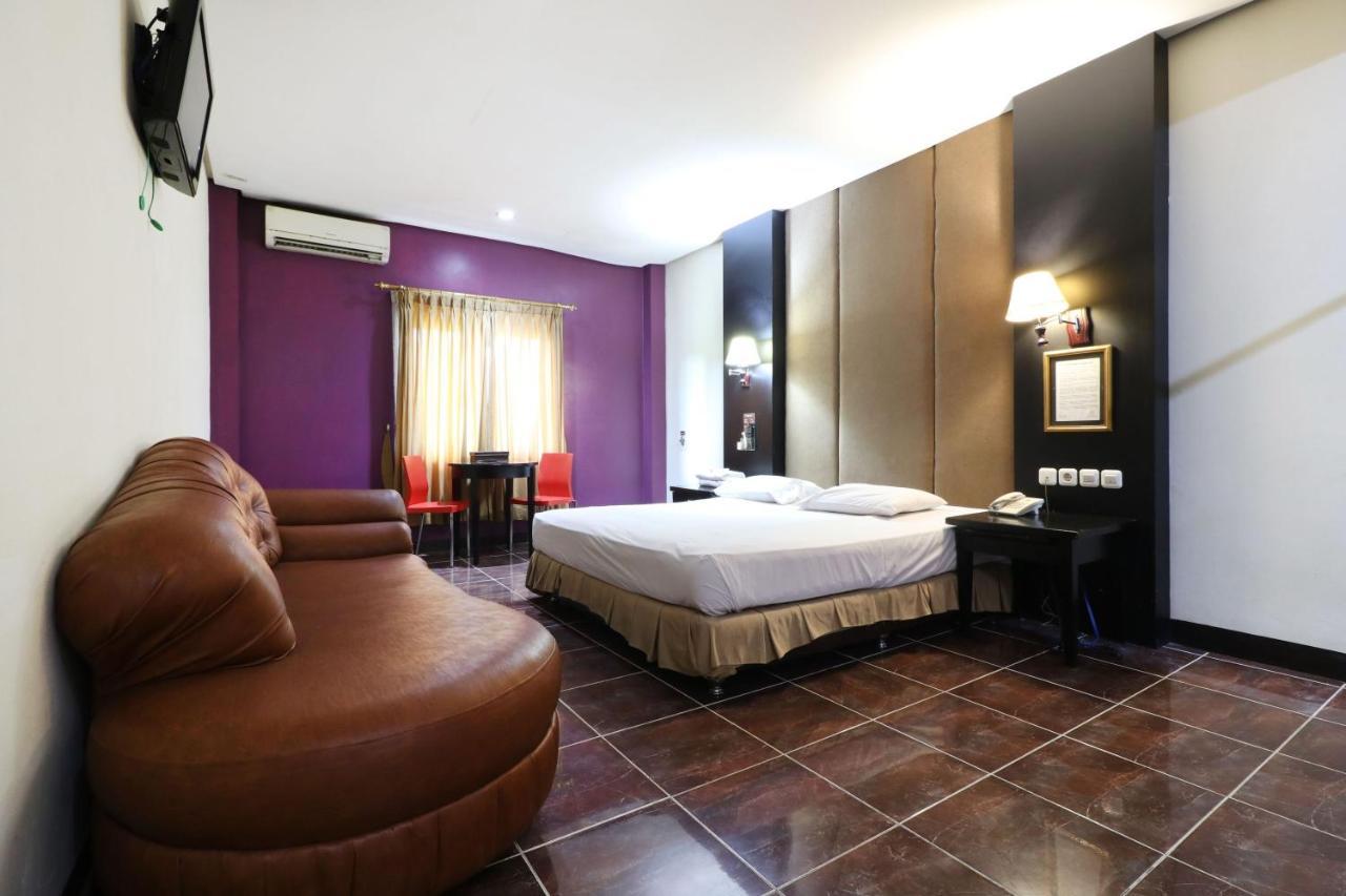 C'One Hotel Pulomas Jakarta Extérieur photo