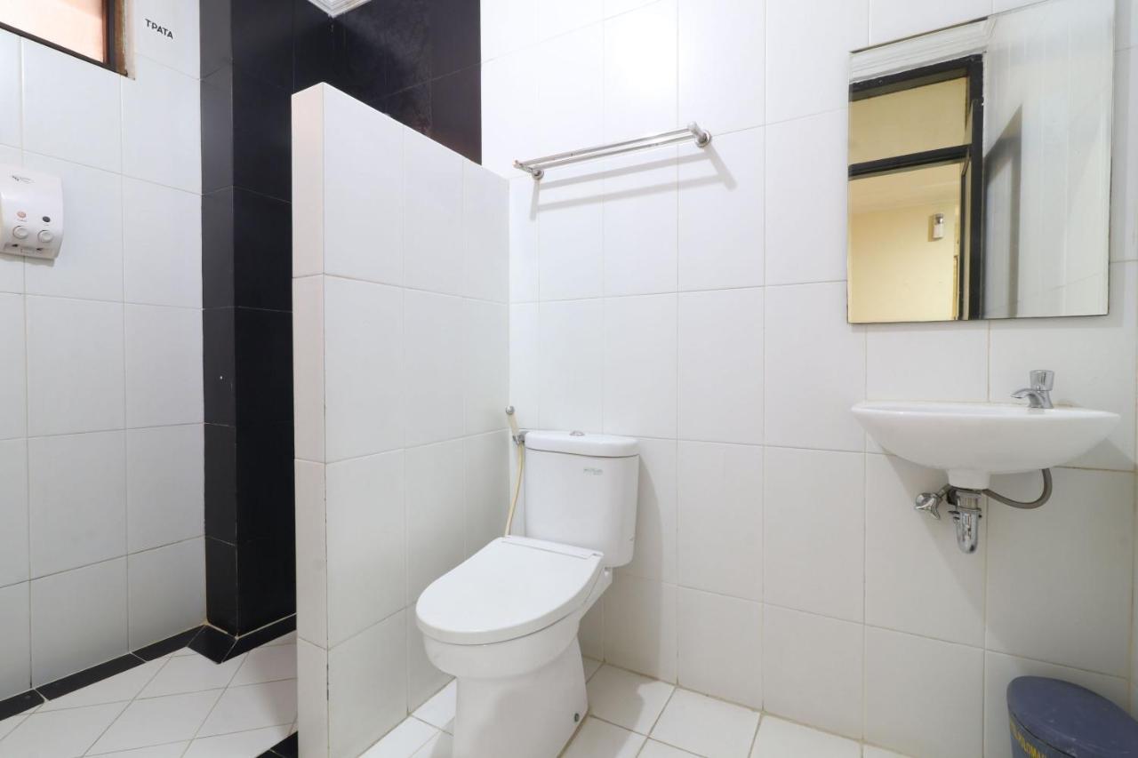 C'One Hotel Pulomas Jakarta Extérieur photo
