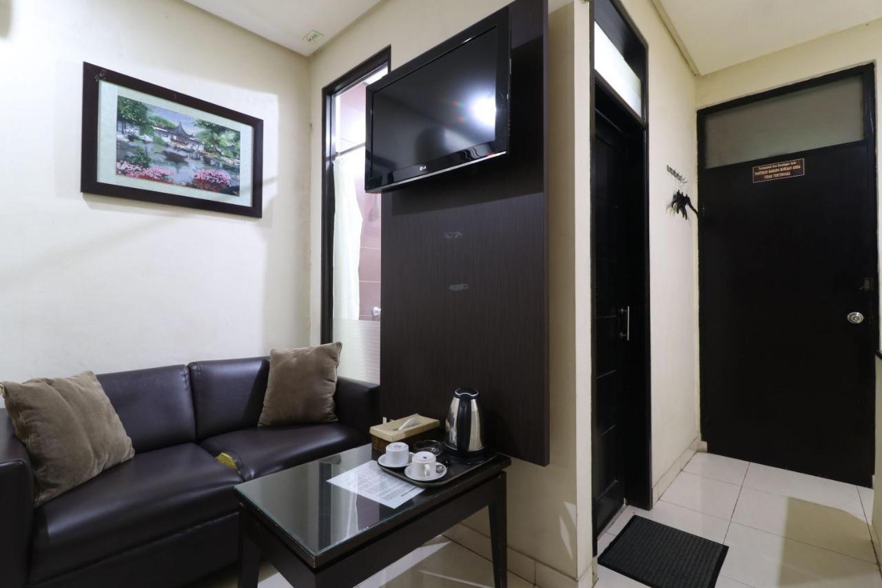 C'One Hotel Pulomas Jakarta Extérieur photo